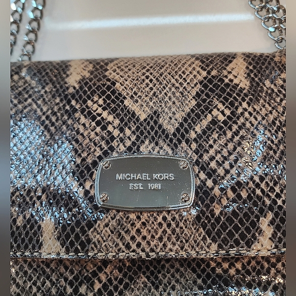 Micheal Kors purse - Picture 4 of 6
